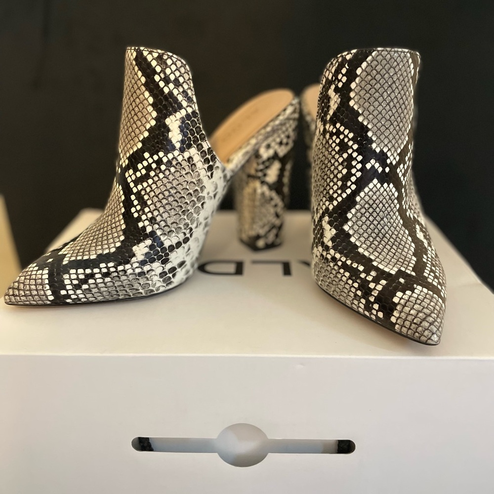 Brand new Aldo Etalisien Snake Skin heel size 6